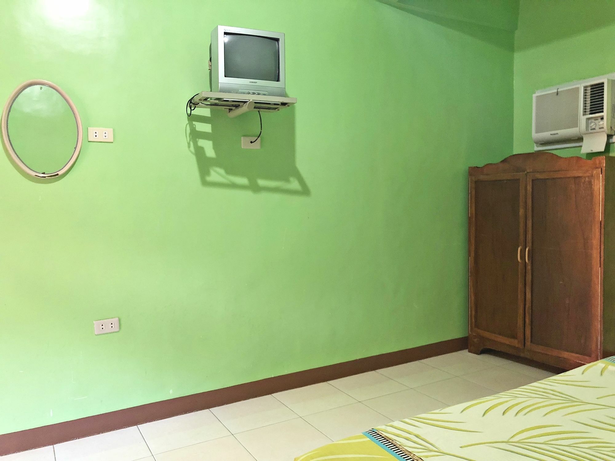 Queen Of Isle Cottages And Restaurant Puerto Galera Εξωτερικό φωτογραφία