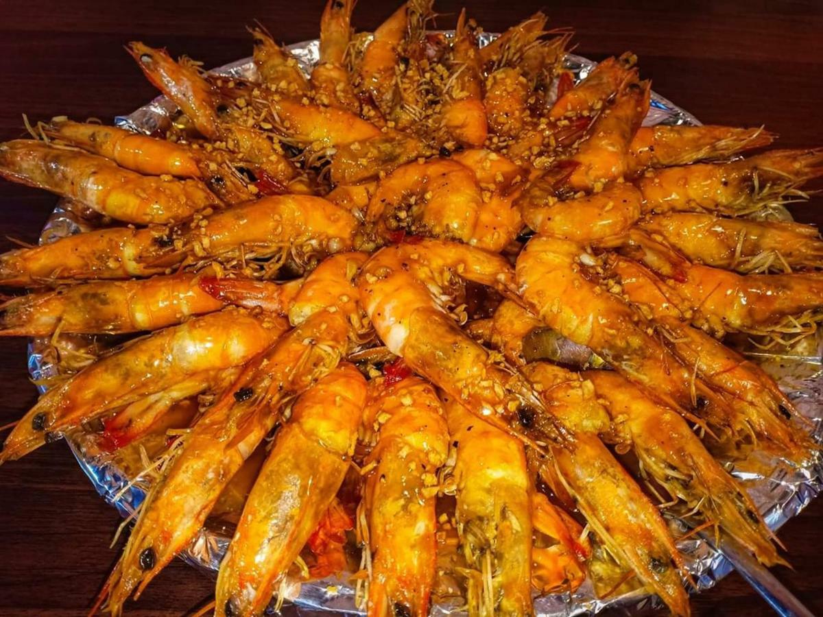 Queen Of Isle Cottages And Restaurant Puerto Galera Εξωτερικό φωτογραφία